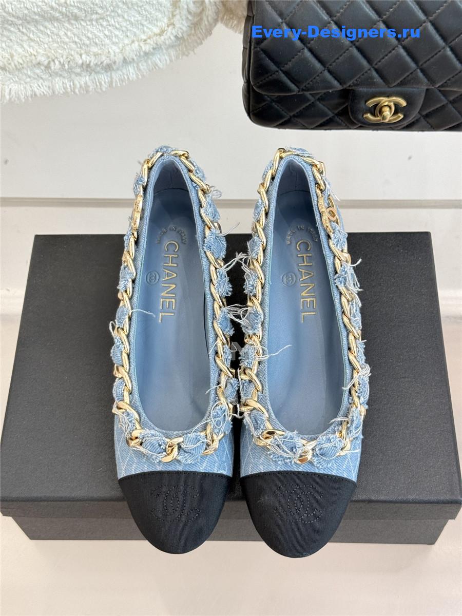 Ch**el blue tweed chain pumps