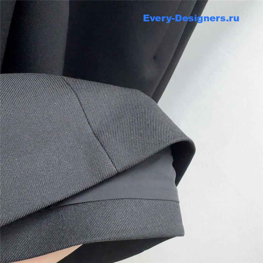 D10r cd black sleeveless dress