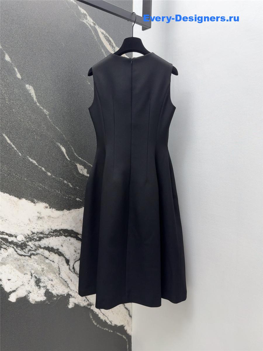 D10r cd black sleeveless dress