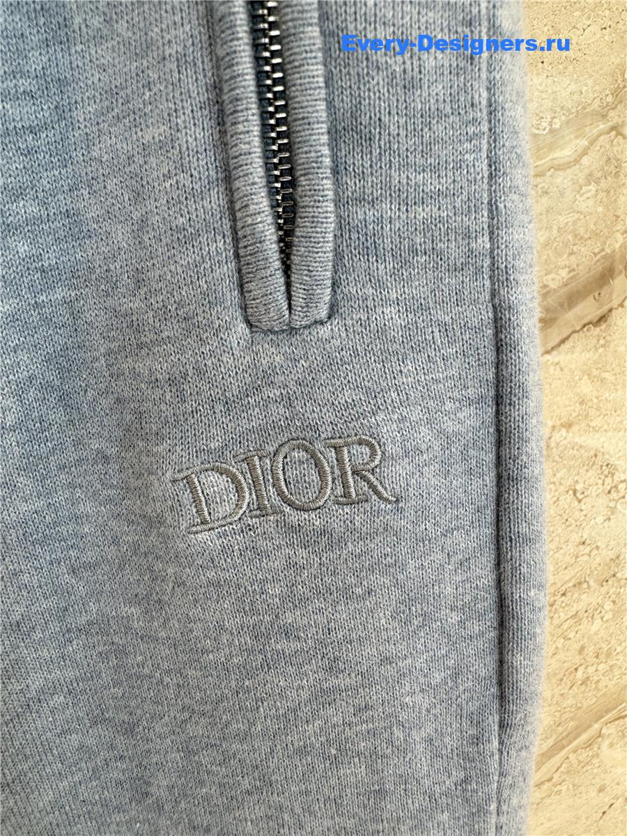 D10r grey cashmere knitted suit