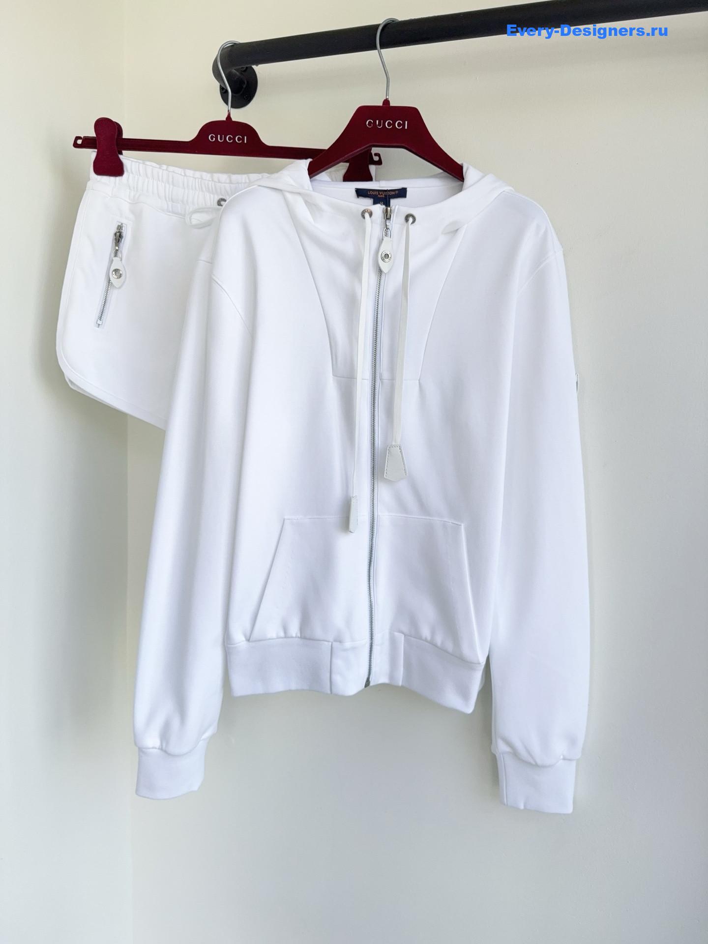 l0vis Vvtt0n leather accent jogging shorts