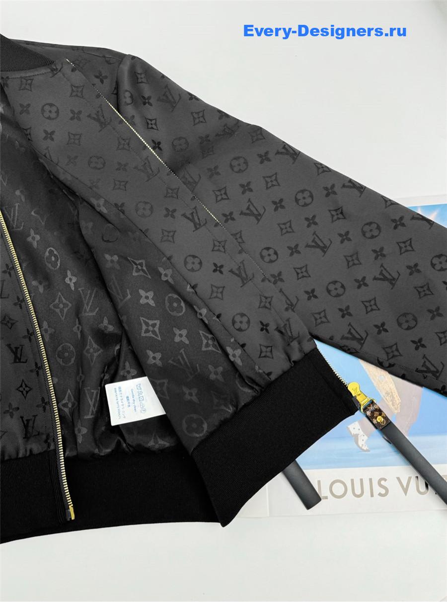 l0vis Vvtt0n embossed monogram jacket