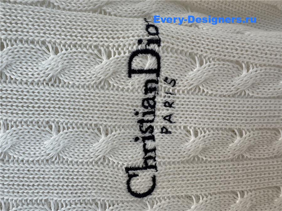D10r vibe embroidered knit sweater