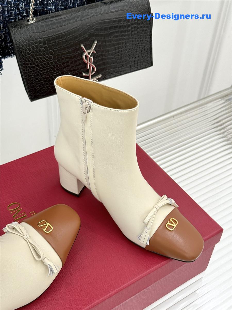 Va1e*ntin0 garavani 60mm neutral ankle boots