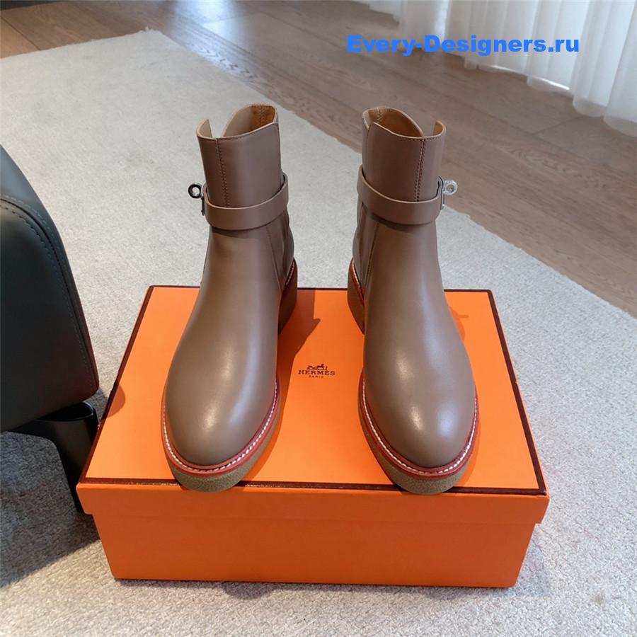 H**me5 calfskin history beige ankle boots