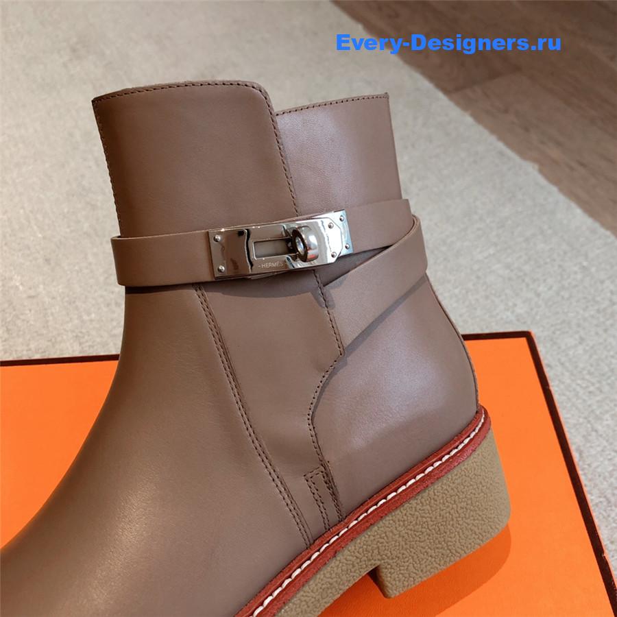 H**me5 calfskin history beige ankle boots