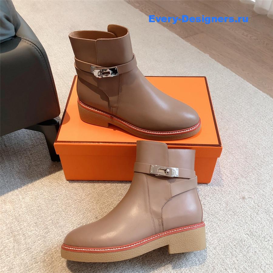 H**me5 calfskin history beige ankle boots