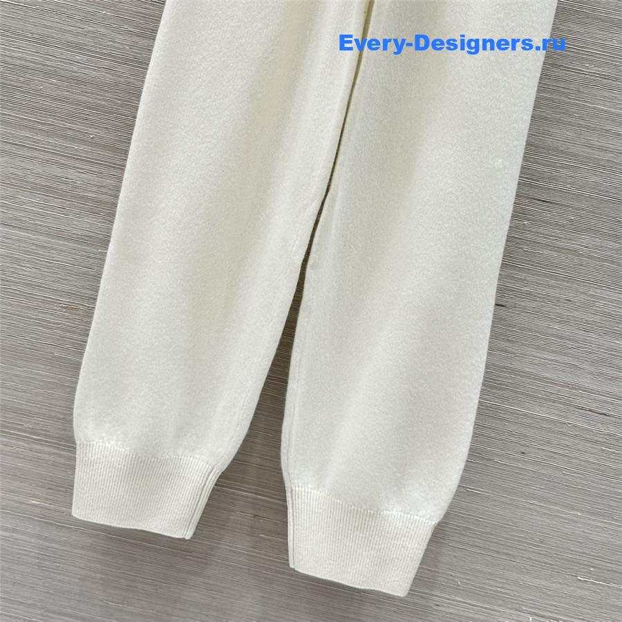L0r0 P1ana off-white cashmere suit