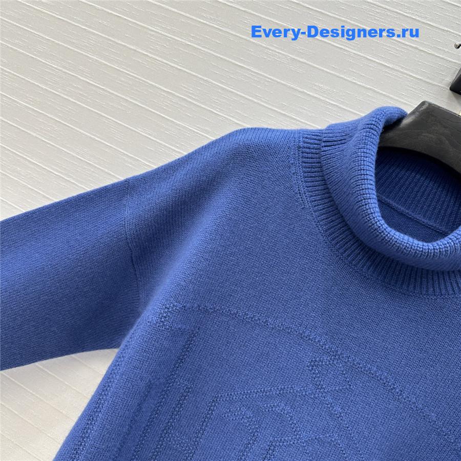 H**me5 blue cashmere turtleneck