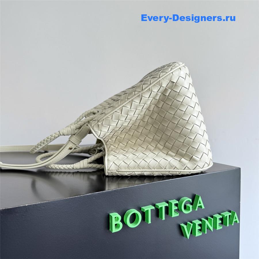 b0tt*ga Ven*ta white leather basket shoulder bag
