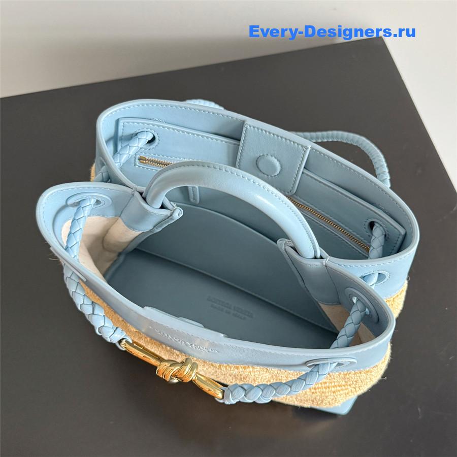 b0tt*ga Ven*ta andiamo small tote in blue