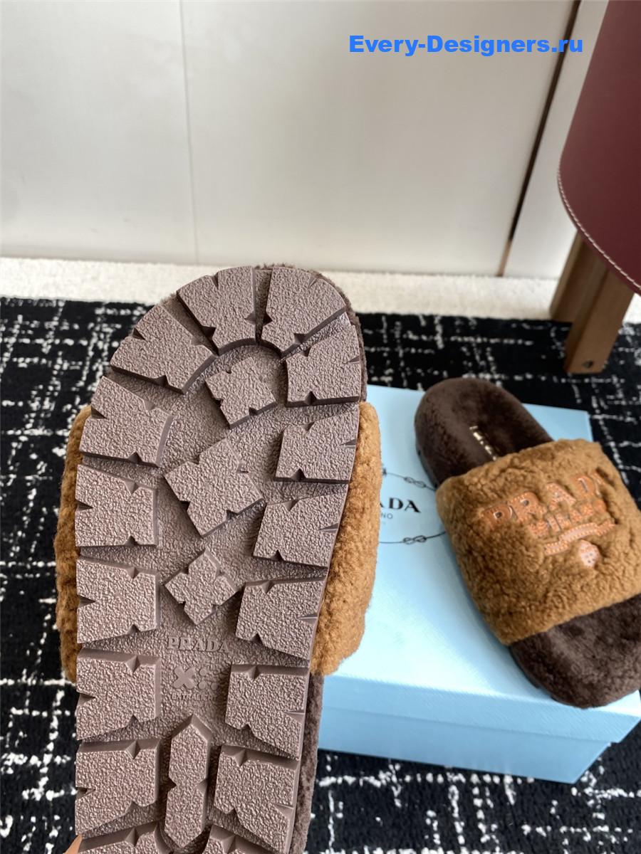 Pra*a women’s knitting wool winter slides
