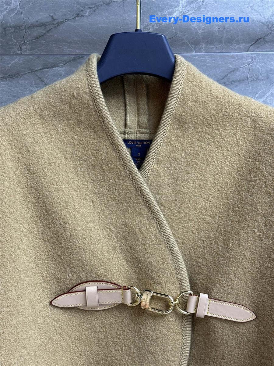 l0vis Vvtt0n utility clip cardigan