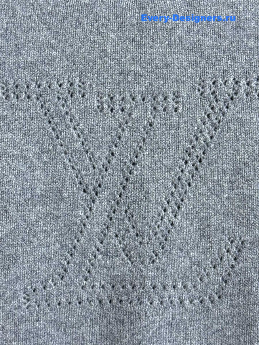 l0vis Vvtt0n gray logo knit sweater