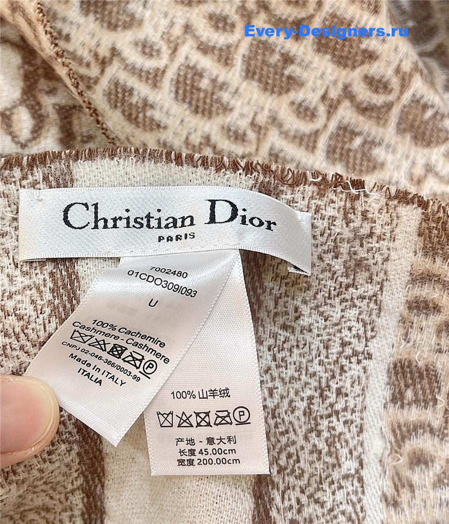 D10r beige oblique reversible scarf