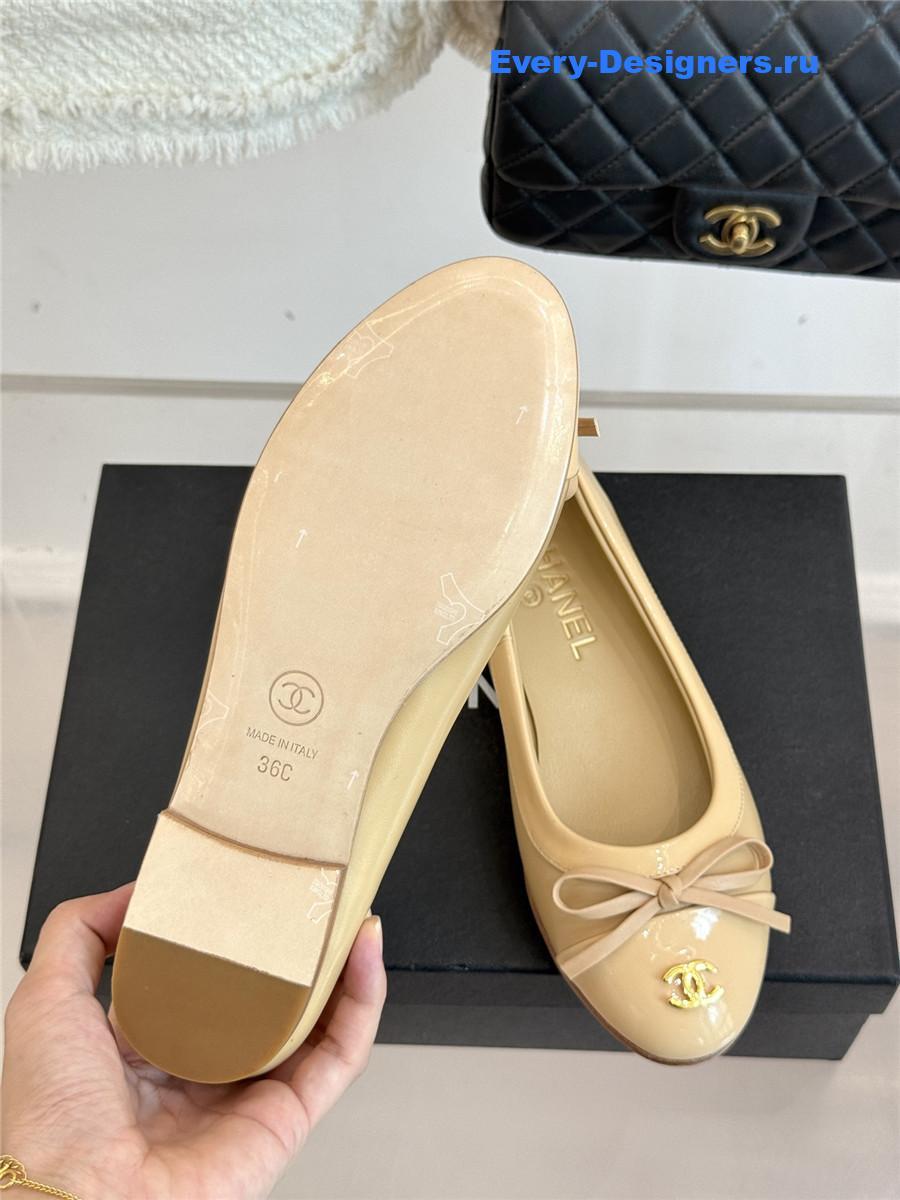 Ch**el beige bow ballet flats
