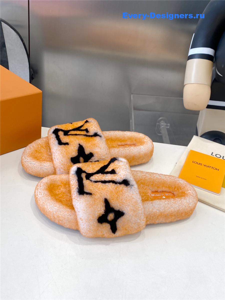 l0vis Vvtt0n yellow wool shearling slides