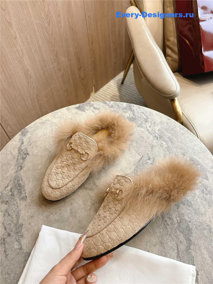 Gvc*1 beige gg princetown slippers