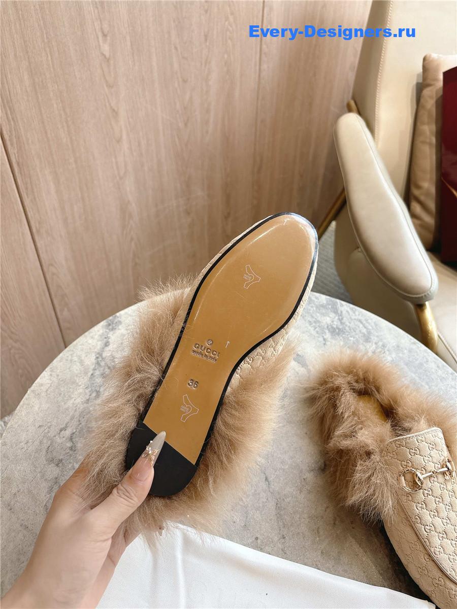 Gvc*1 beige gg princetown slippers