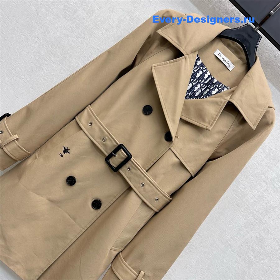 D10r beige double-breasted trench coat