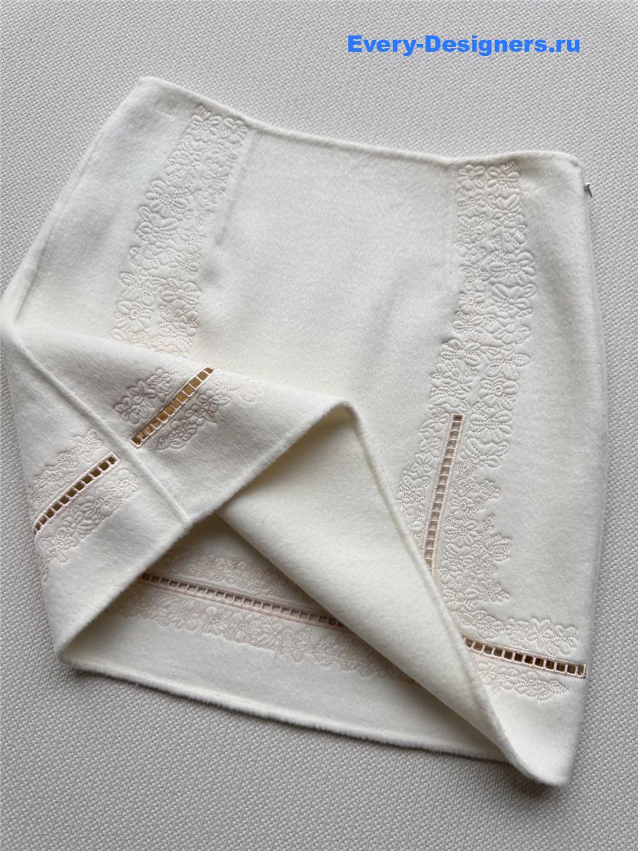 H**me5 beige cashmere skirt