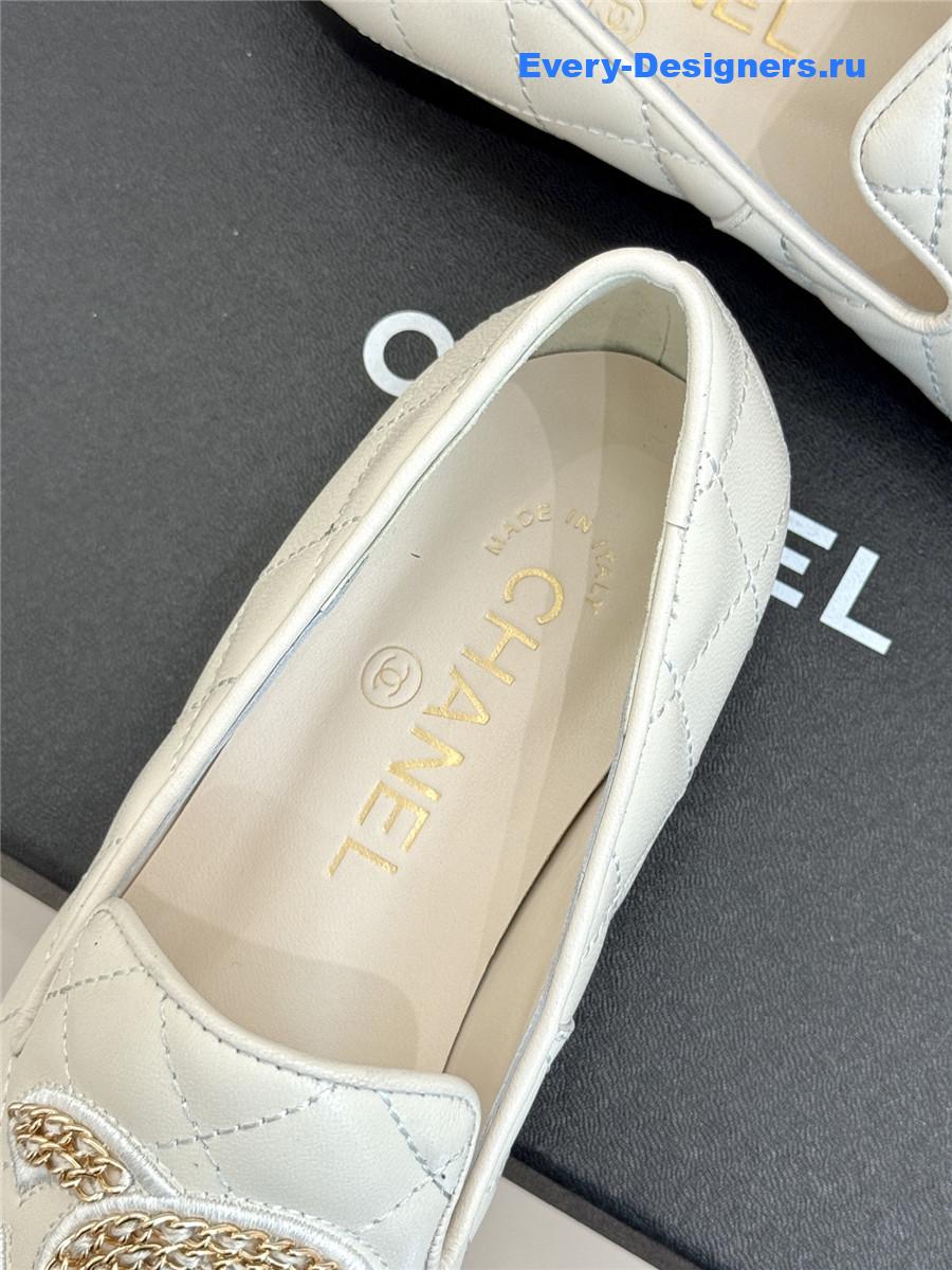 ch**el cc chain D1am0nd white loafers