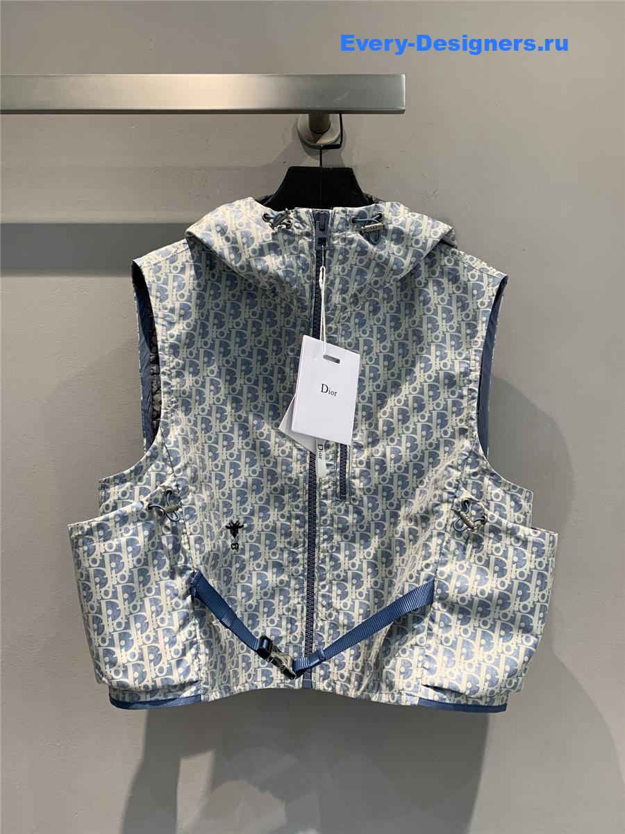 D10r oblique jacquard technical taffeta hooded vest