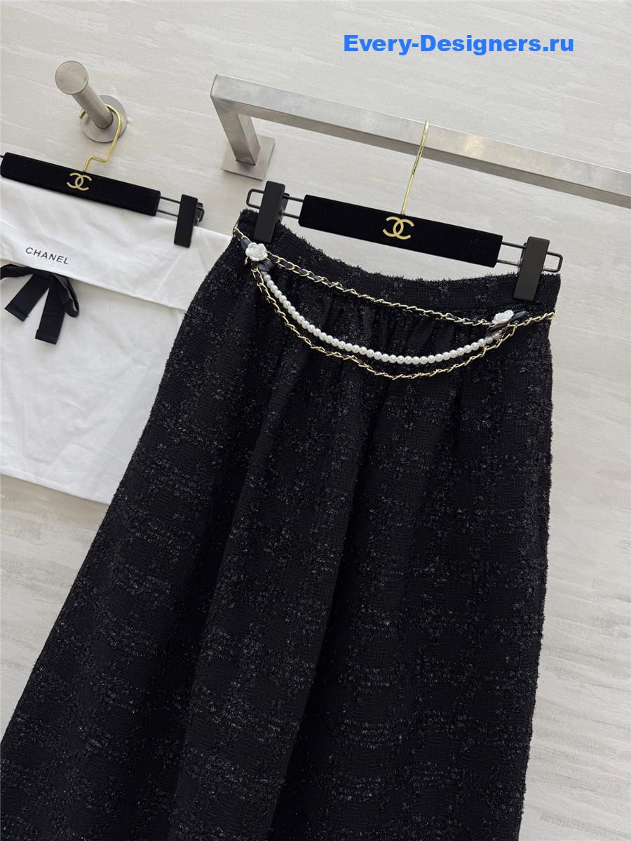 Ch**el black waist chain tweed skirt