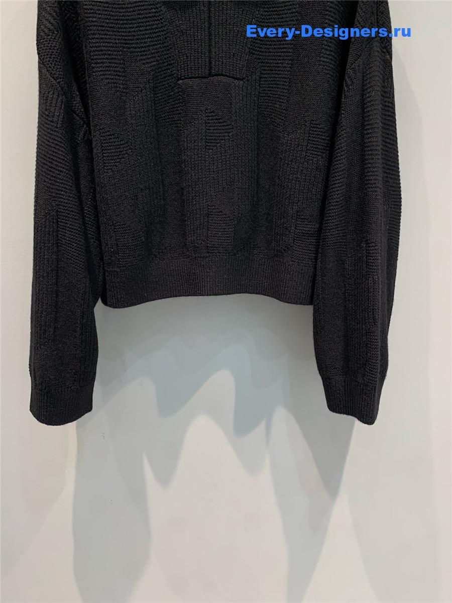 H**me5 black wool cashmere sweater