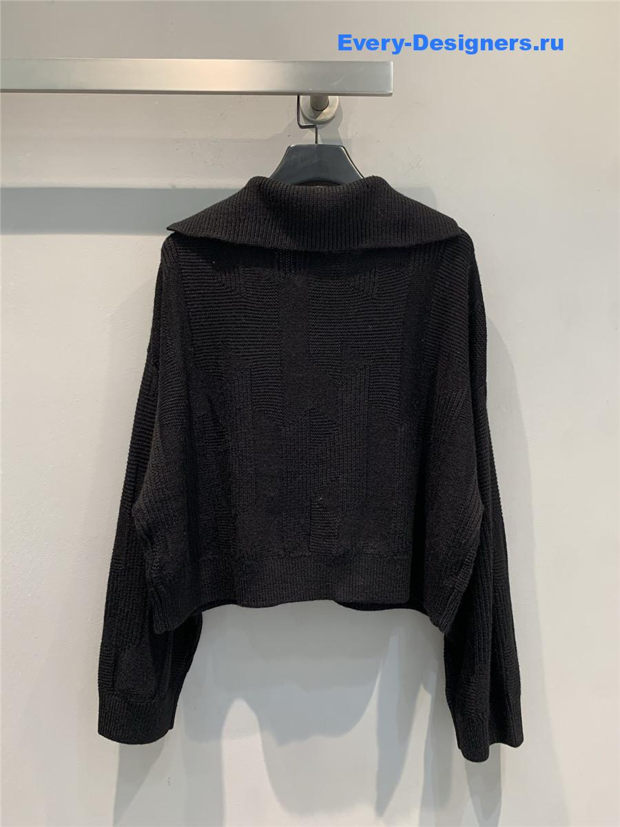 H**me5 black wool cashmere sweater