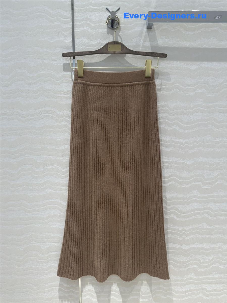 L0r0 P1ana camel cashmere skirt suit