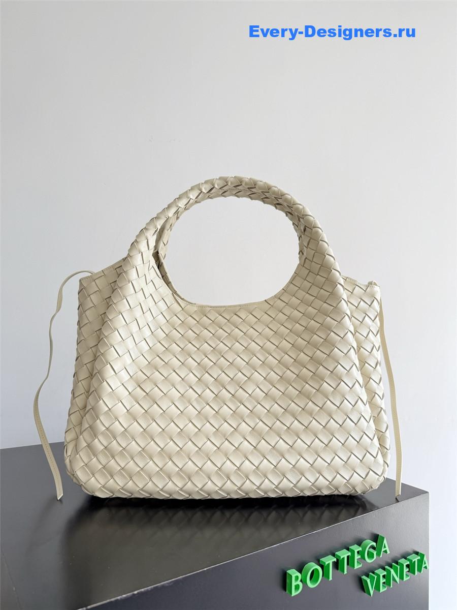 b0tt*ga Ven*ta white campana hobo