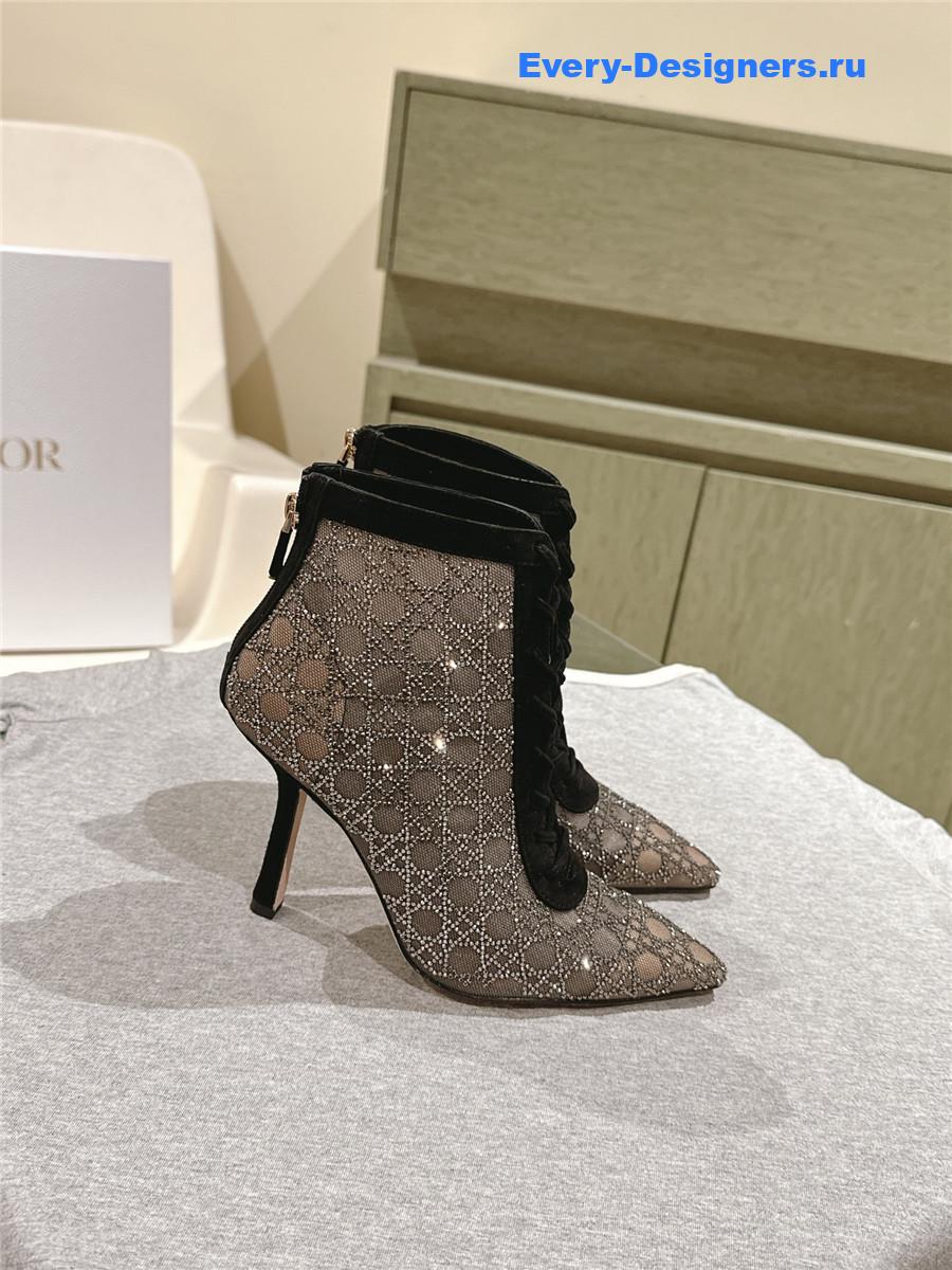 D10r black capture heeled ankle boot