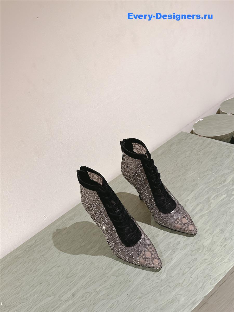 D10r black capture heeled ankle boot