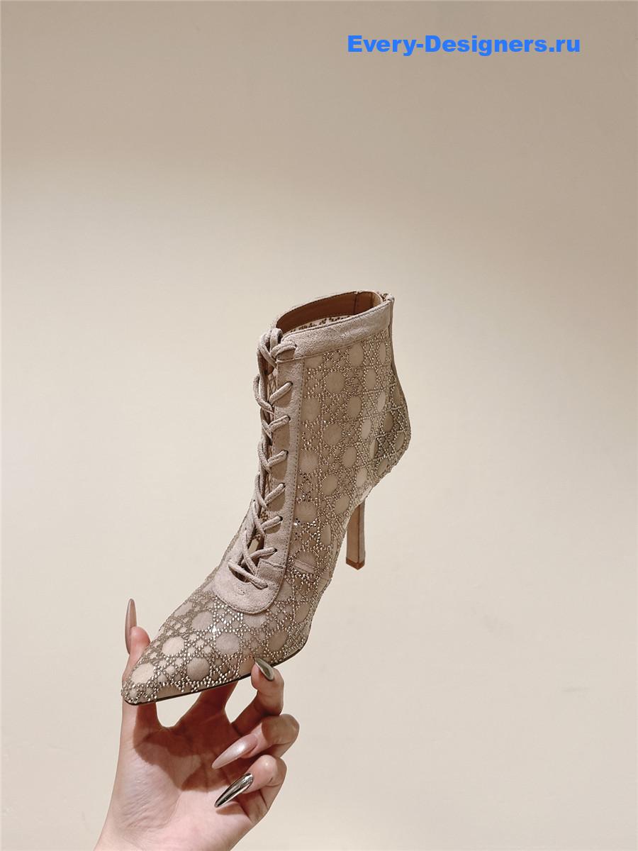 D10r pink capture heeled ankle boot