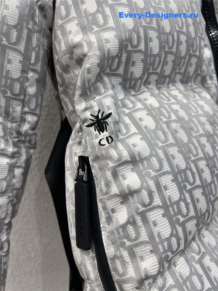 D10r grey oblique jacquard down jacket