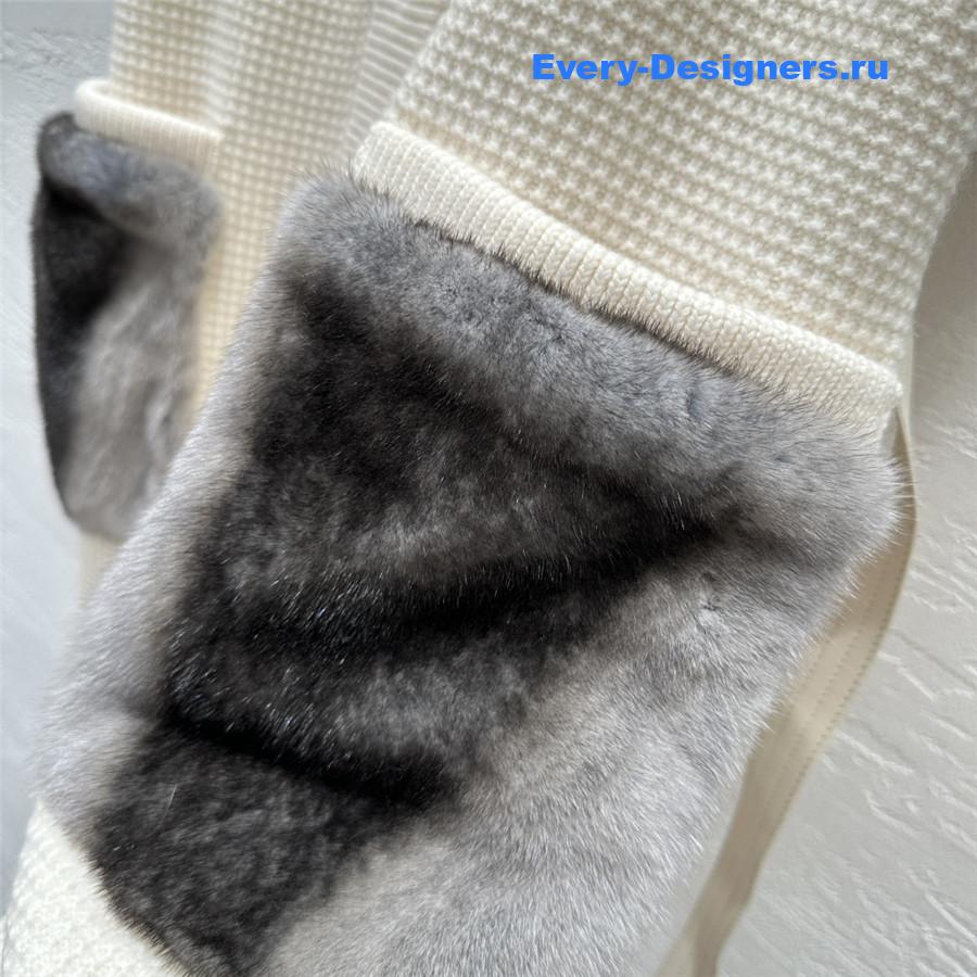 L0r0 P1ana white mink knit vest