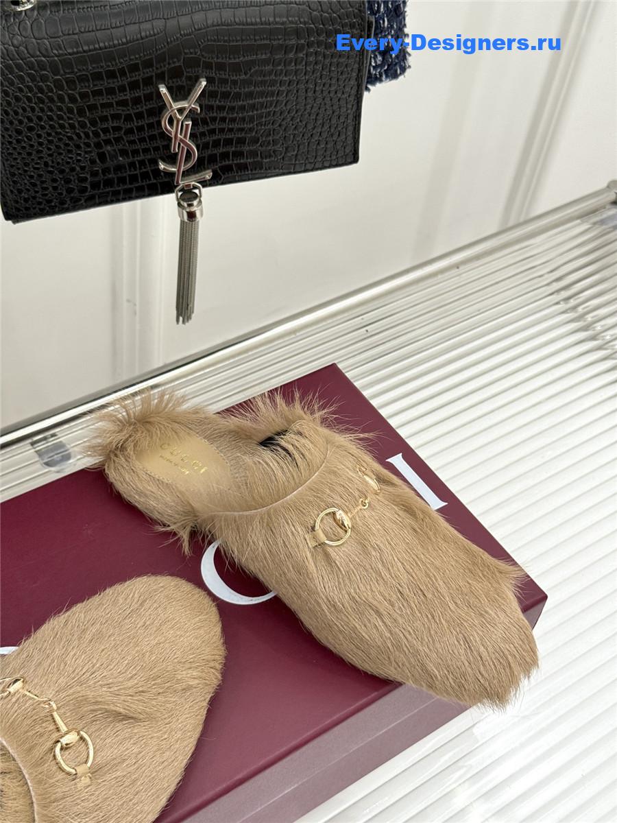 Gvc*1 beige horsebit mule fur slides