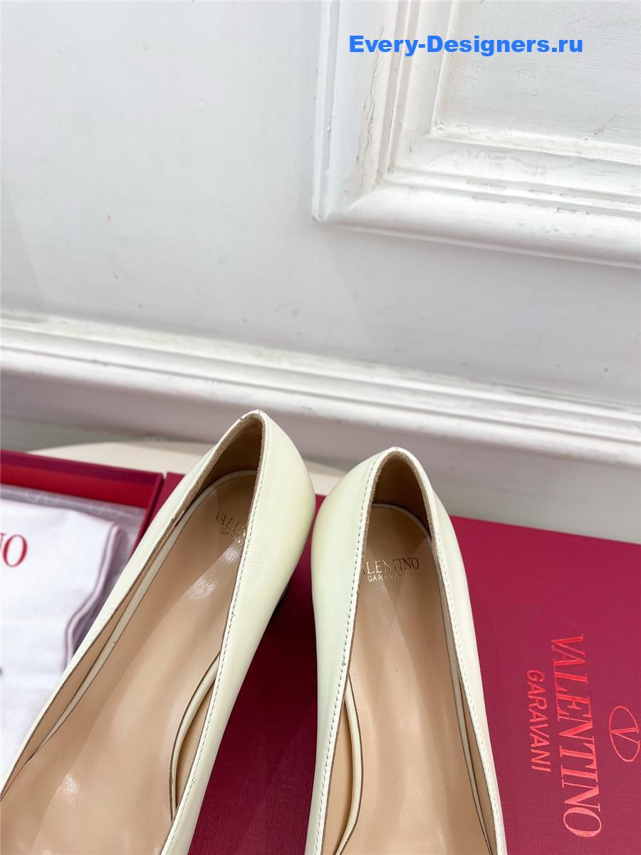 Va1e*ntin0 garavani white mid-heel pumps