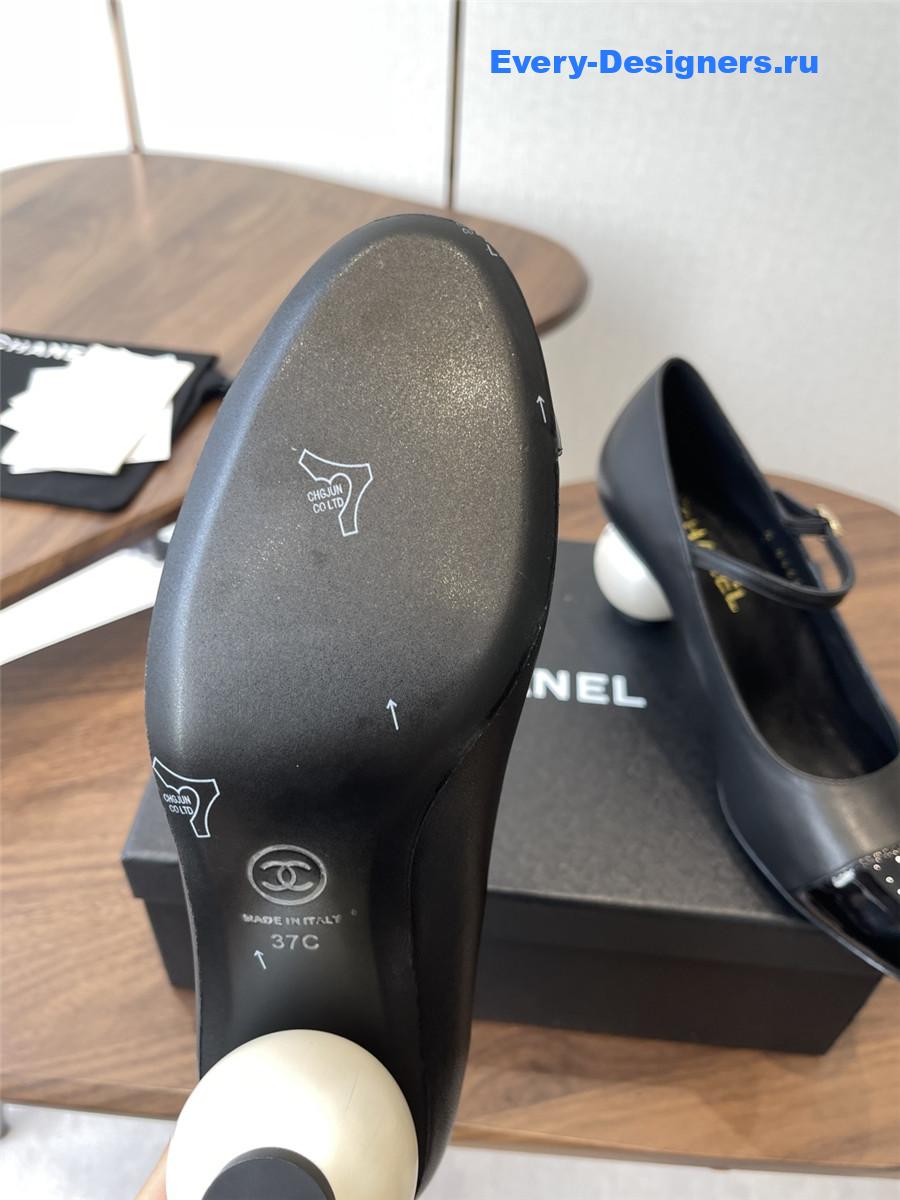 Ch**el black mary jane toe large white pearl sandal