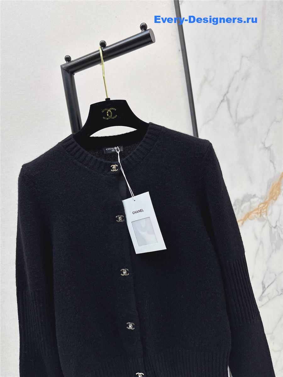 Ch**el logo button black crew neck knit cardigan