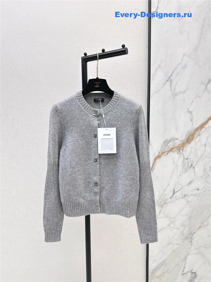 Ch**el logo button grey crew neck knit cardigan
