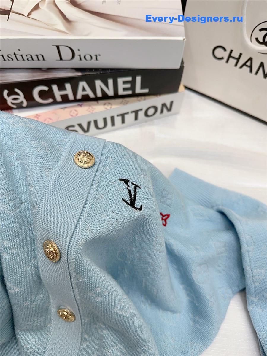 l0vis Vvtt0n embroidered logo v-neck cardigan