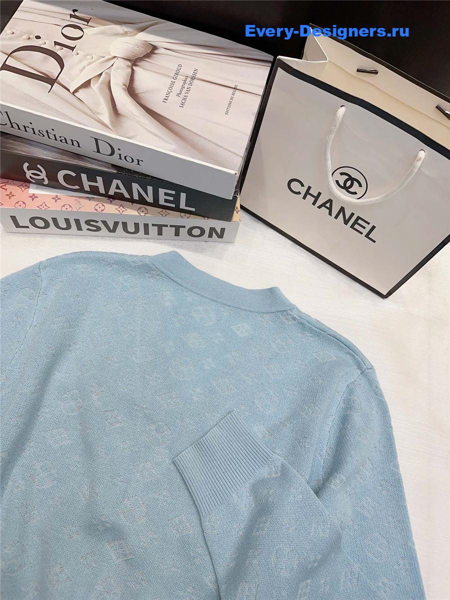 l0vis Vvtt0n embroidered logo v-neck cardigan