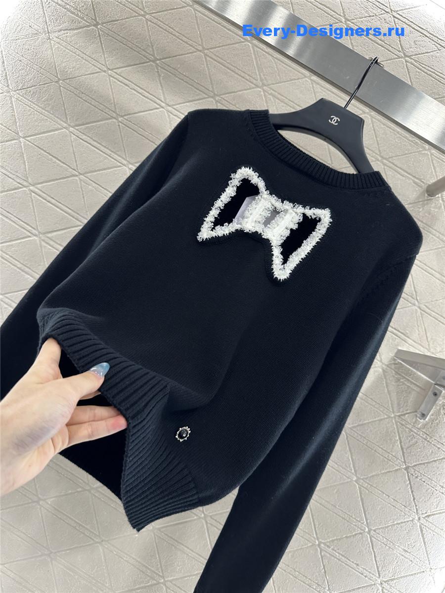 Ch**el black embroidered-bow sweater
