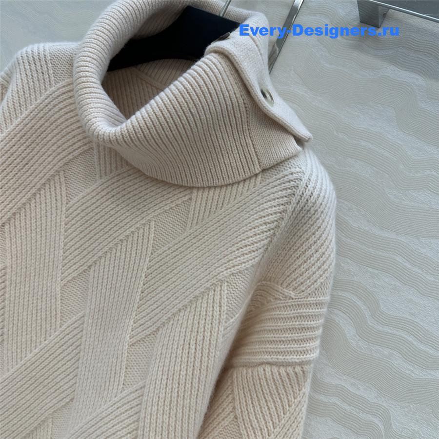 H**me5 beige wool long-sleeve sweater