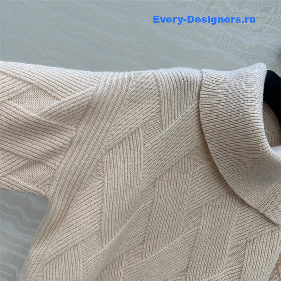 H**me5 beige wool long-sleeve sweater