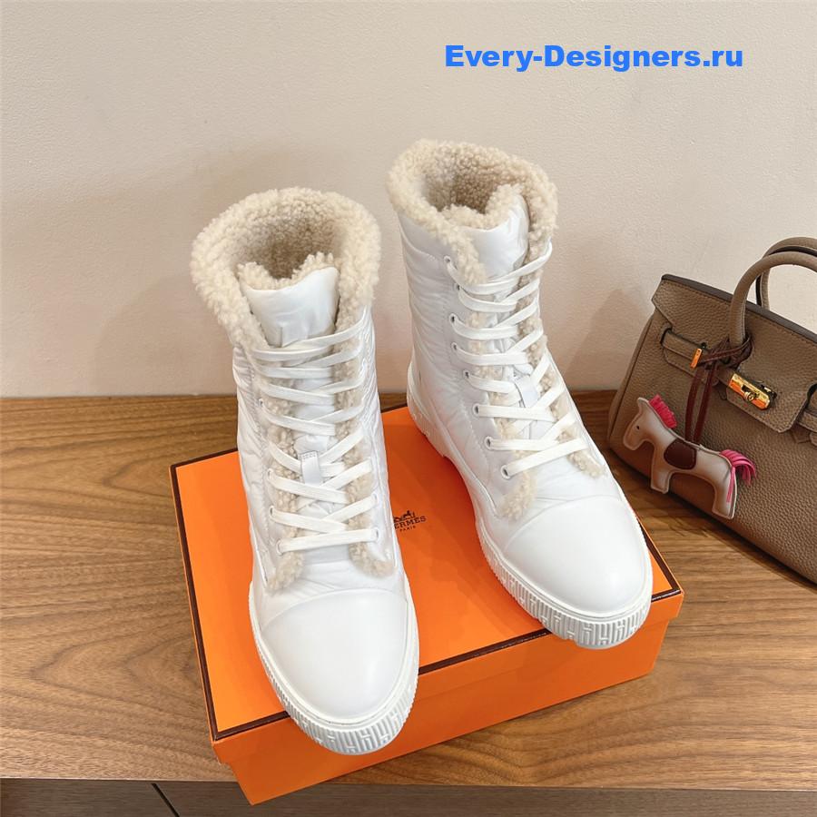 H**me5 white fresh ankle boot