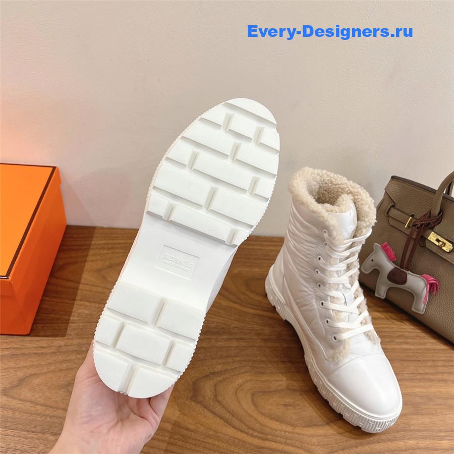 H**me5 white fresh ankle boot