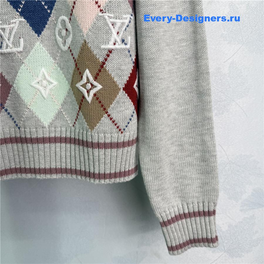 l0vis Vvtt0n embroidered knitted v-neck sweater